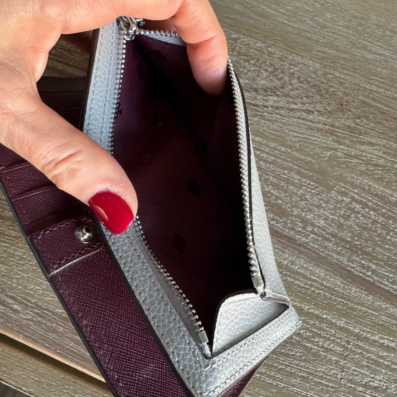 Kate Spade pebbles leather bifold wallet with snap closure. - Picture 8 of 10